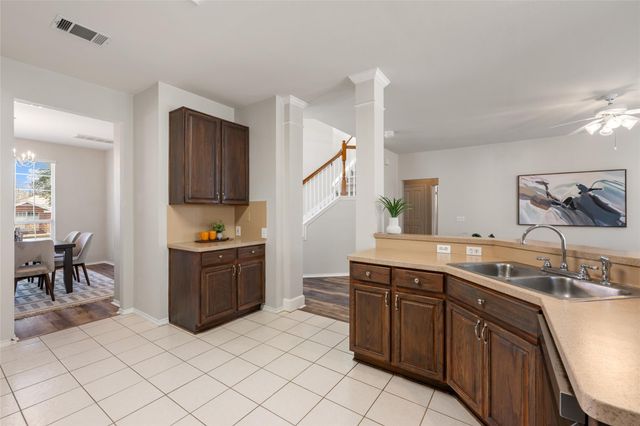 1607 SOMERSET CANYON LN, Cedar Park, TX 78613