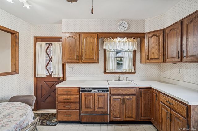 41 Goldenrod Avenue, Franklin Square, NY 11010