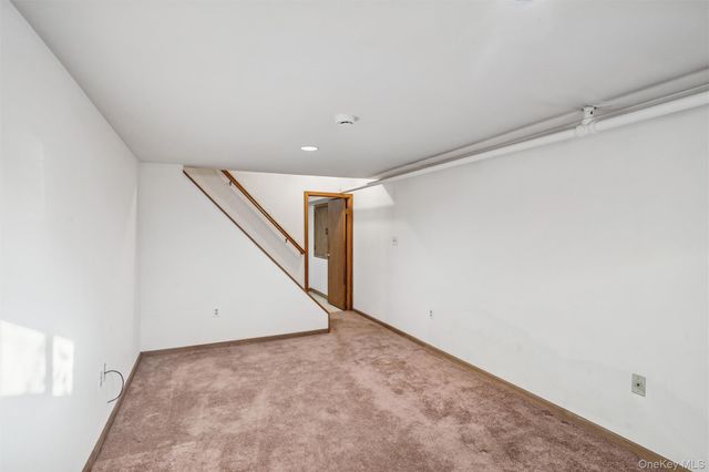 41 Goldenrod Avenue, Franklin Square, NY 11010