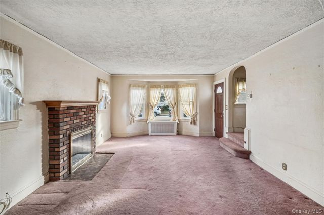 41 Goldenrod Avenue, Franklin Square, NY 11010