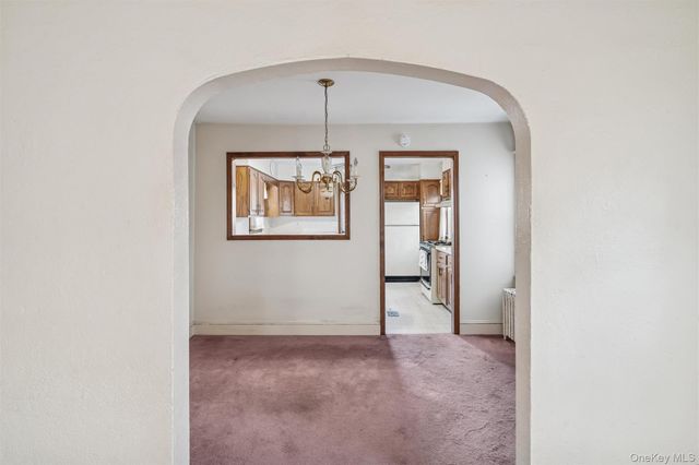 41 Goldenrod Avenue, Franklin Square, NY 11010