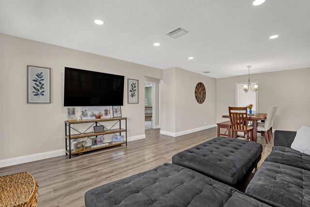 1210 Skylark Lane, Lantana, FL 33462