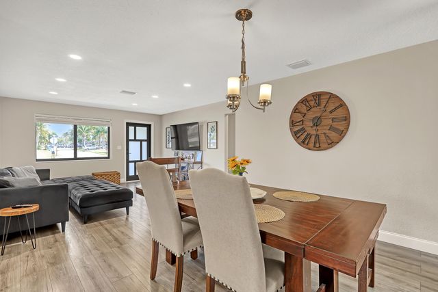 1210 Skylark Lane, Lantana, FL 33462