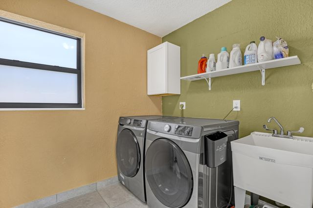 1210 Skylark Lane, Lantana, FL 33462