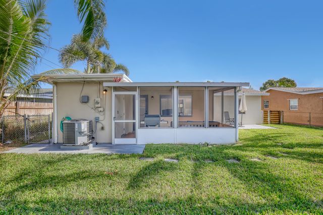 1210 Skylark Lane, Lantana, FL 33462