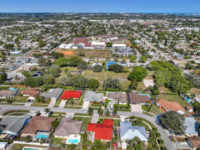 1210 Skylark Lane, Lantana, FL 33462