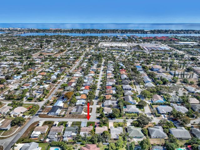 1210 Skylark Lane, Lantana, FL 33462