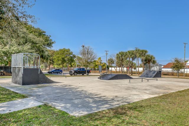 1210 Skylark Lane, Lantana, FL 33462