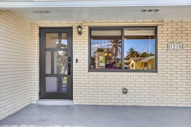 1210 Skylark Lane, Lantana, FL 33462