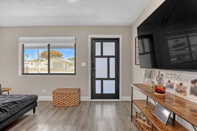 1210 Skylark Lane, Lantana, FL 33462