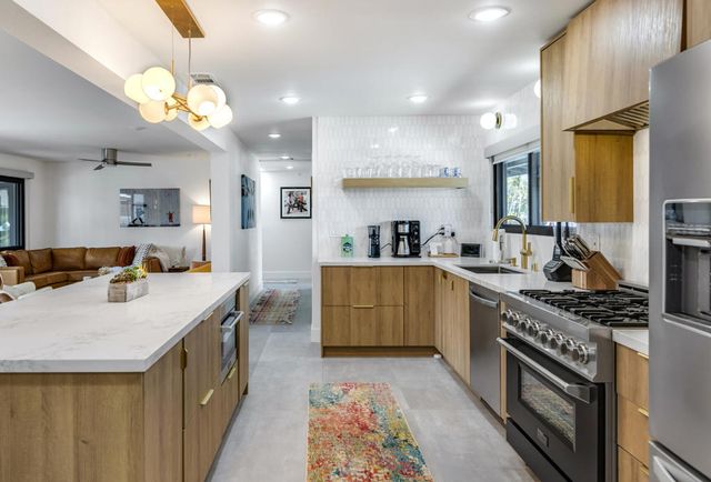 2155 E Nicola Road, Palm Springs, CA 92262