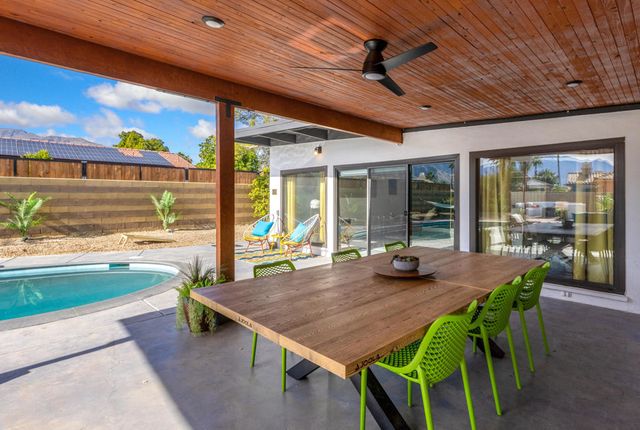 2155 E Nicola Road, Palm Springs, CA 92262