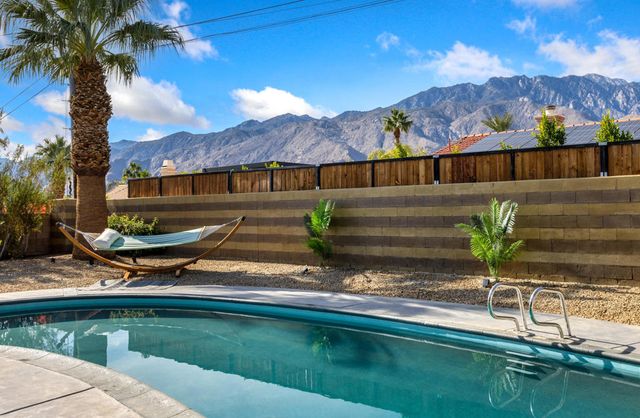 2155 E Nicola Road, Palm Springs, CA 92262