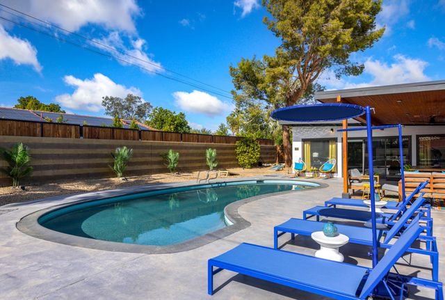 2155 E Nicola Road, Palm Springs, CA 92262