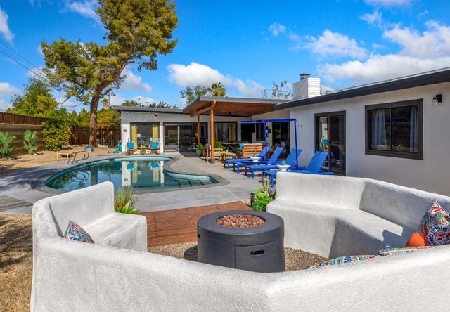 2155 E Nicola Road, Palm Springs, CA 92262