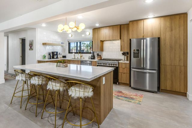 2155 E Nicola Road, Palm Springs, CA 92262