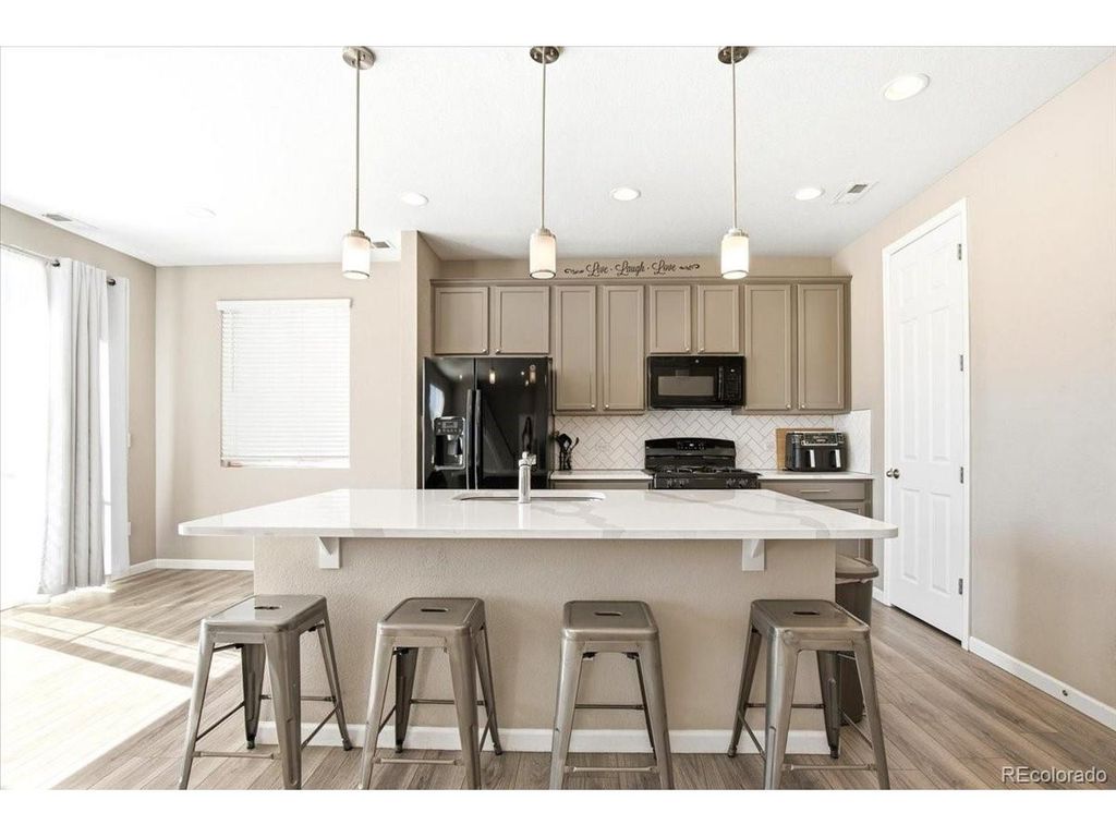 25562 E Bayaud Pl, Aurora, CO 80018