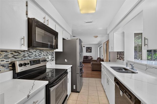 3303 FOXBORO COURT, Mount Dora, FL 32757