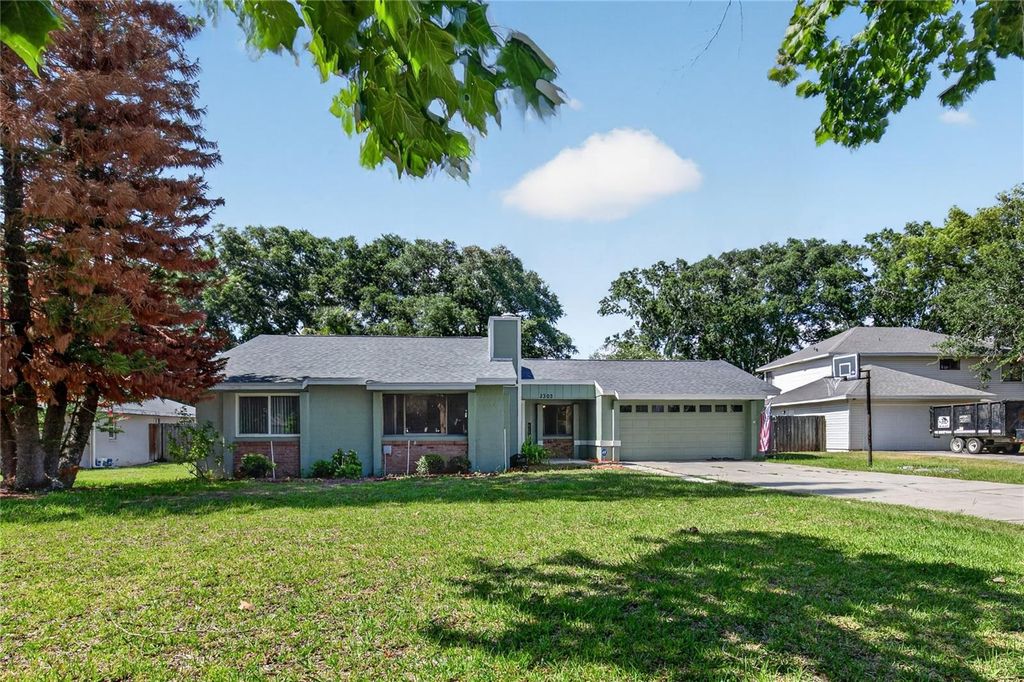 3303 FOXBORO COURT, Mount Dora, FL 32757