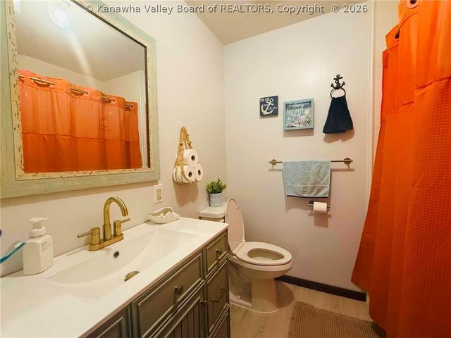 1102 Thorne Road, Charleston, WV 25303