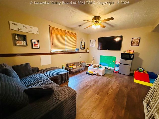 1102 Thorne Road, Charleston, WV 25303