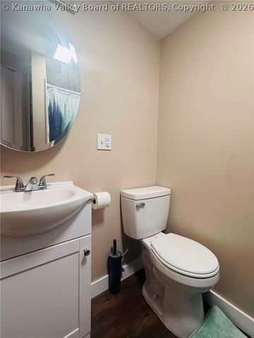 1102 Thorne Road, Charleston, WV 25303