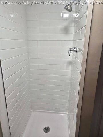 1102 Thorne Road, Charleston, WV 25303