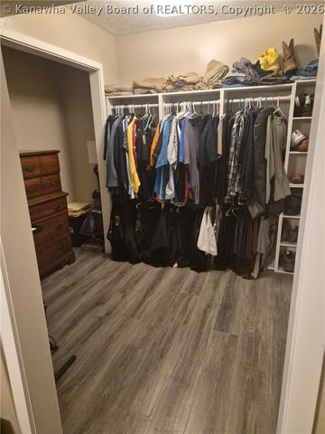 1102 Thorne Road, Charleston, WV 25303