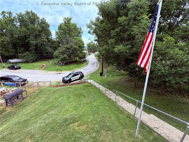 1102 Thorne Road, Charleston, WV 25303