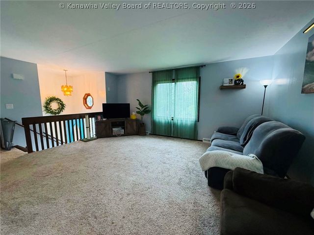 1102 Thorne Road, Charleston, WV 25303