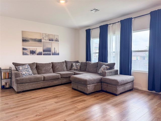 400 Canley LOOP, Hutto, TX 78634