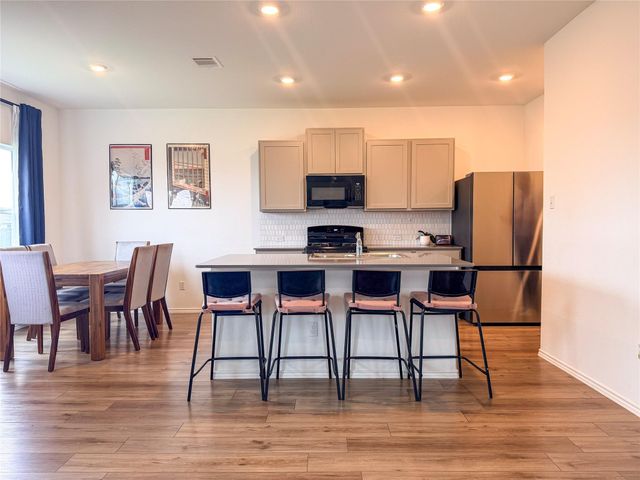 400 Canley LOOP, Hutto, TX 78634