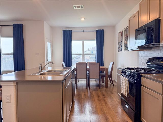 400 Canley LOOP, Hutto, TX 78634