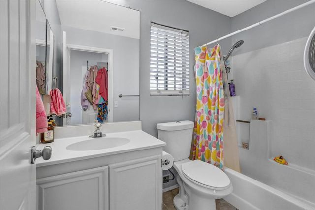 2102 Kings View Circle, Spring Valley, CA 91977