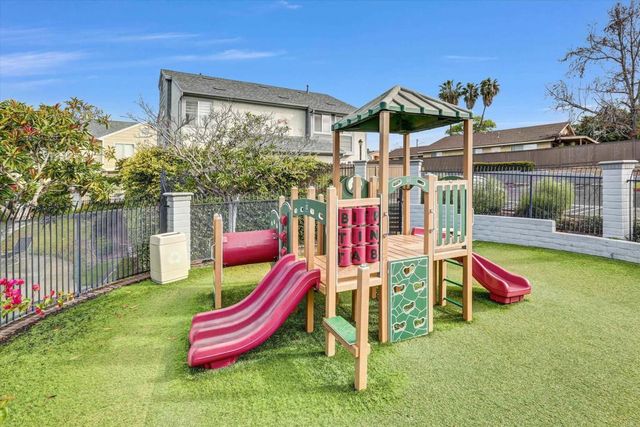 2102 Kings View Circle, Spring Valley, CA 91977