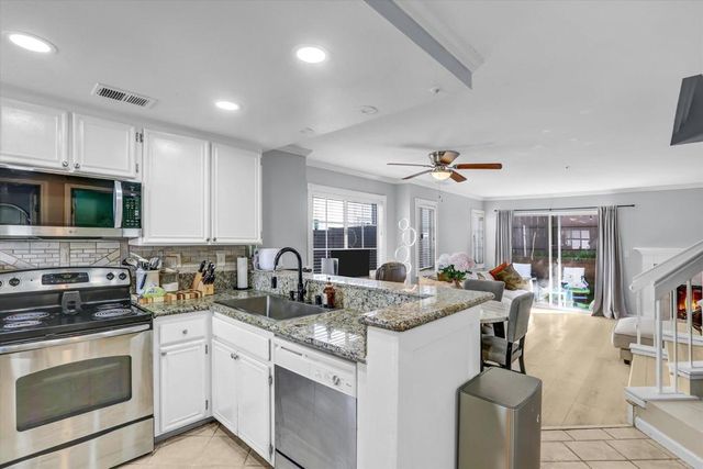 2102 Kings View Circle, Spring Valley, CA 91977