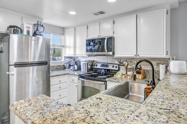 2102 Kings View Circle, Spring Valley, CA 91977