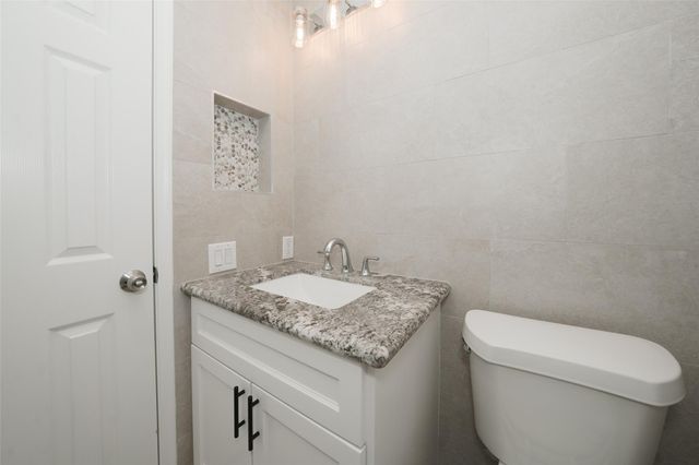 9607 Rumbling Wood Lane, Houston, TX 77086