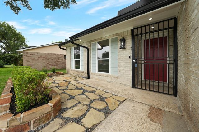 9607 Rumbling Wood Lane, Houston, TX 77086