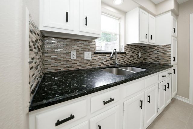 9607 Rumbling Wood Lane, Houston, TX 77086