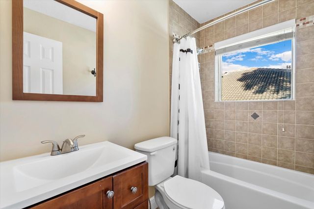 18435 NW 10th Street, Pembroke Pines, FL 33029