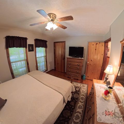 195 Kennedy Lane, Whitley City, KY 42653