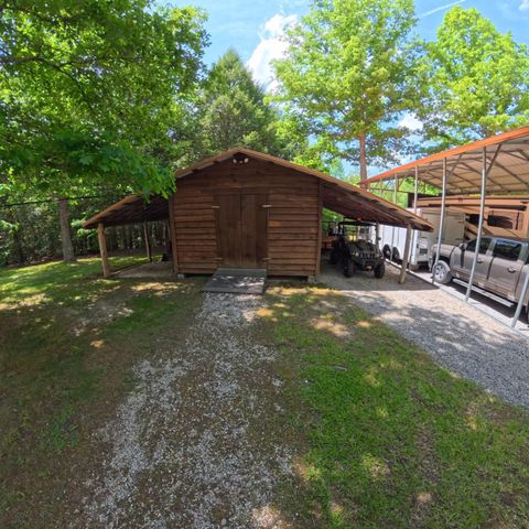 195 Kennedy Lane, Whitley City, KY 42653