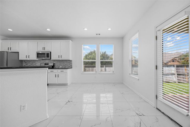 4372 Barchetta DR, Round Rock, TX 78665