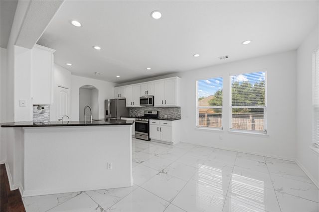 4372 Barchetta DR, Round Rock, TX 78665