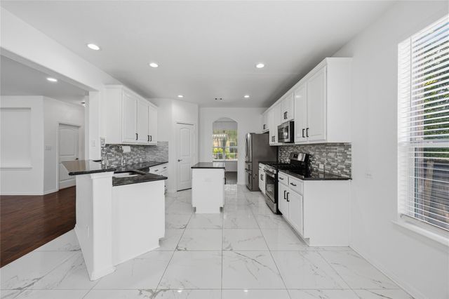 4372 Barchetta DR, Round Rock, TX 78665