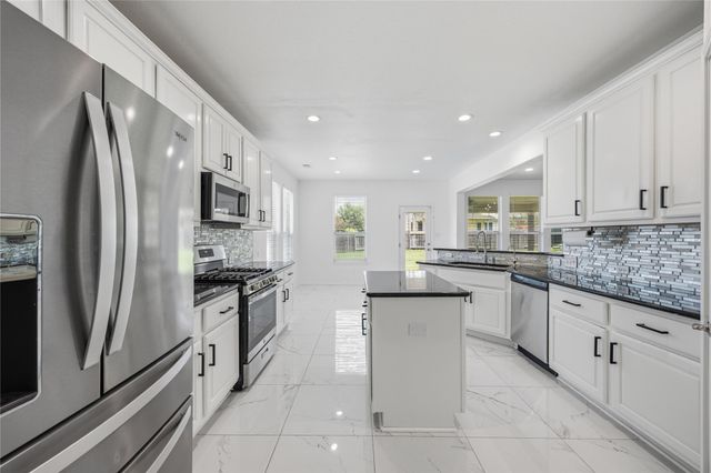4372 Barchetta DR, Round Rock, TX 78665