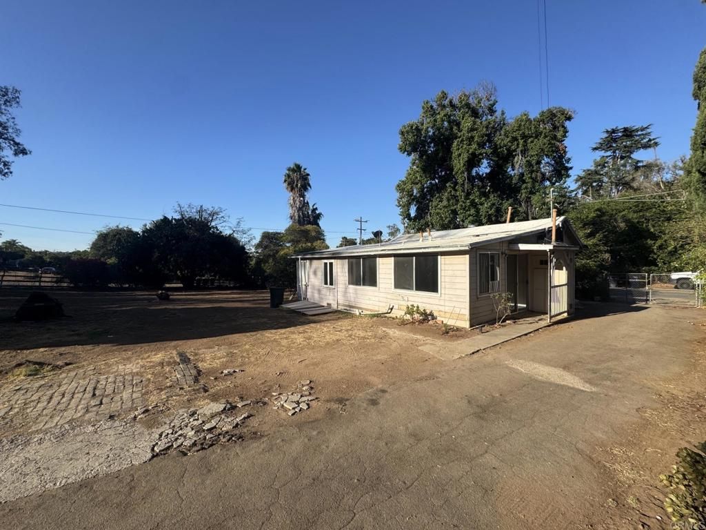 726 Valley Drive, Vista, CA 92084 — photo 5