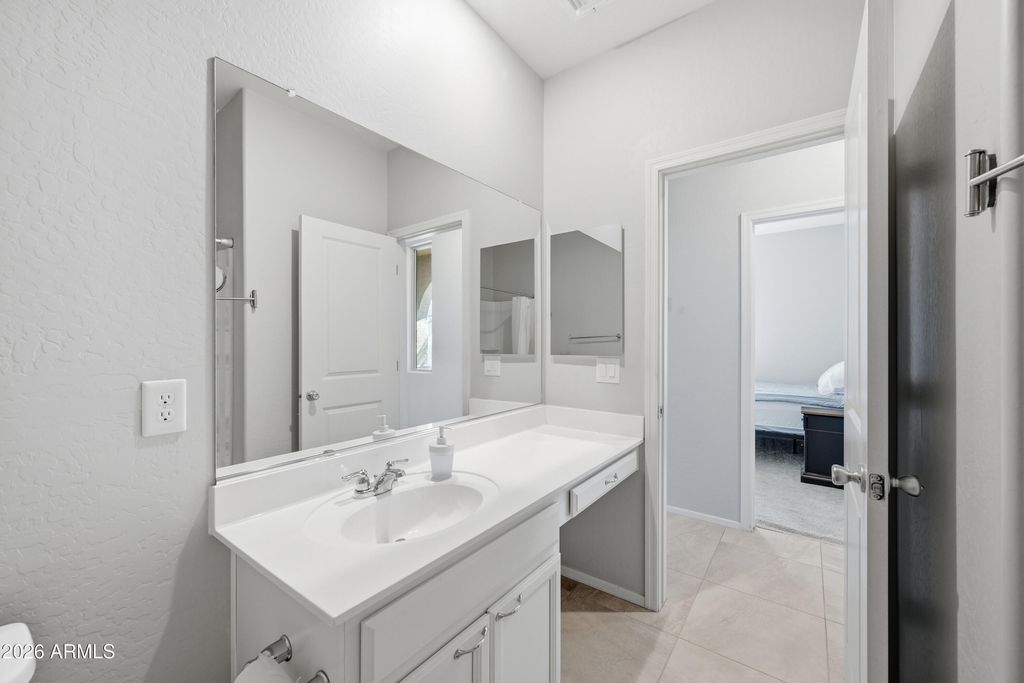 Image 20 of property listing at 59 E LIBERTY Lane, Gilbert, AZ 85296