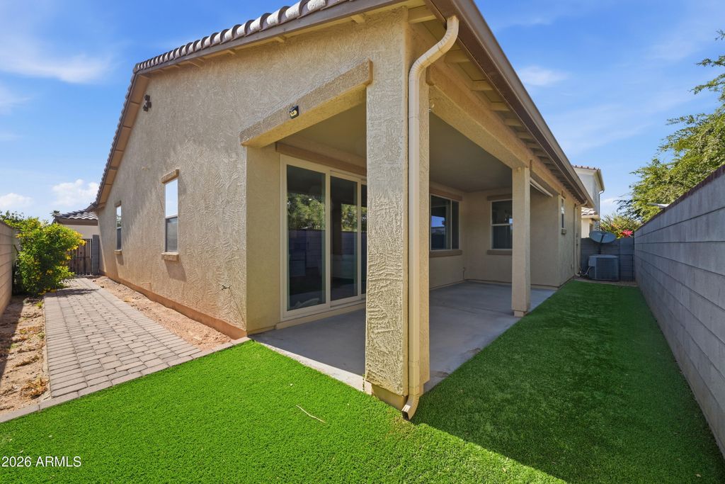 Image 22 of property listing at 59 E LIBERTY Lane, Gilbert, AZ 85296